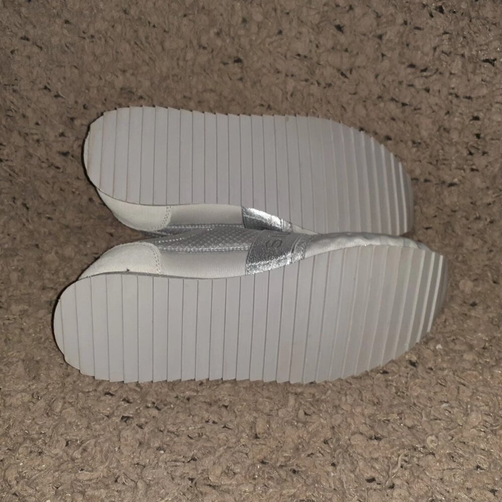 SILVIAN HEACH-Silver/Gray Sneakers-Sparkly-Toggle Fastener-Sz 36-6-Near Mint - Picture 7 of 7